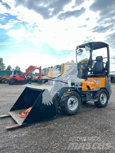 GiANT G1200 Фронтальные погрузчики