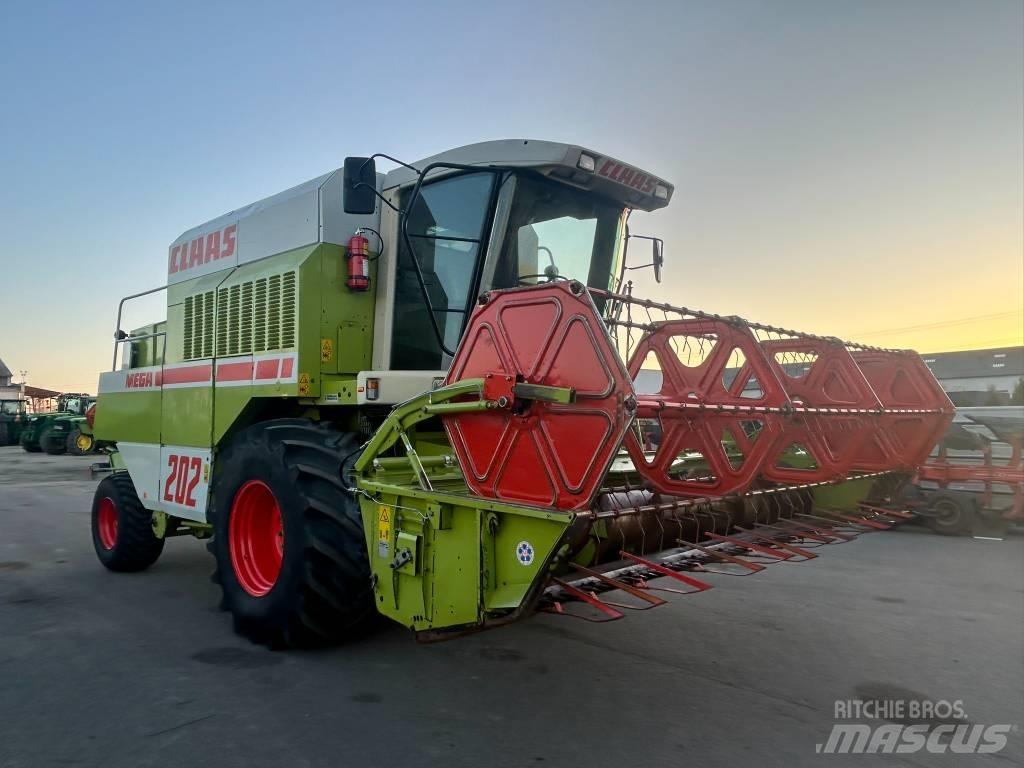 CLAAS Mega 202 Зерноуборочные комбайны