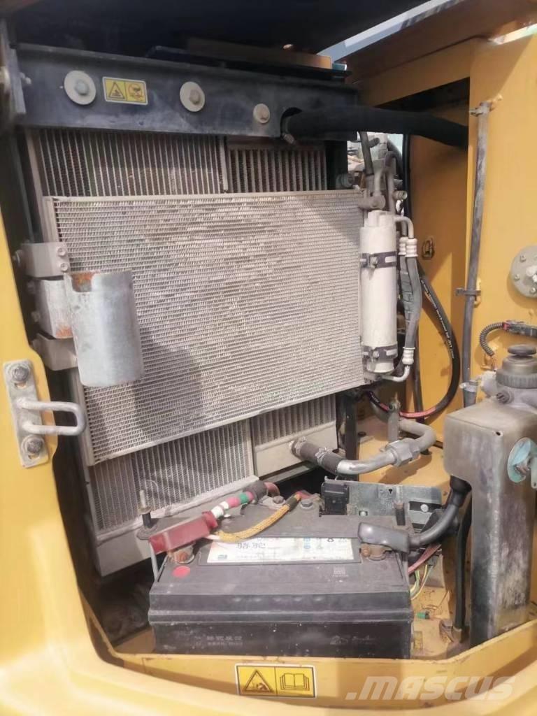 CAT 307E2 Малые экскаваторы 7т-12т