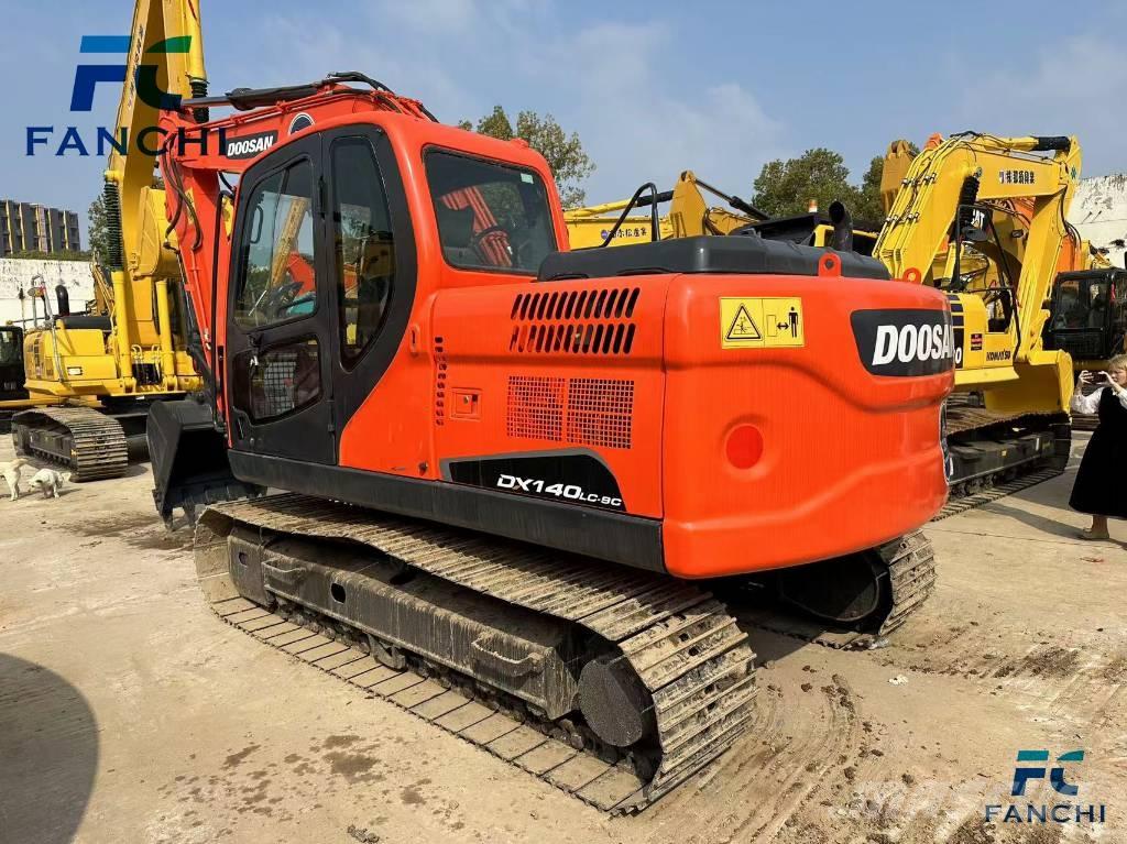 Doosan DX 140 LC Гусеничные экскаваторы