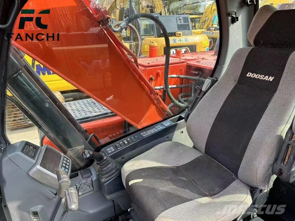 Doosan DX 140 LC Гусеничные экскаваторы