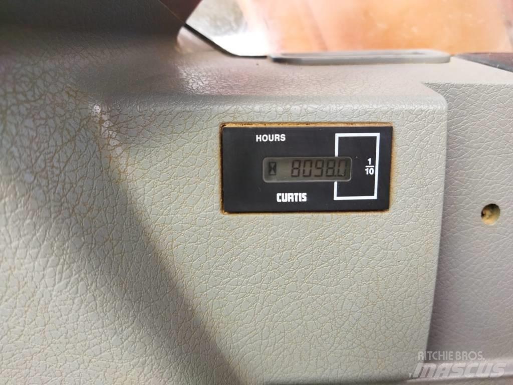 Doosan DX 140 W Колёсные экскаваторы