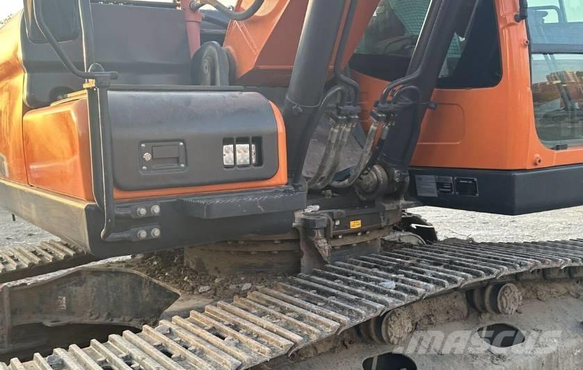 Doosan DX220 Гусеничные экскаваторы