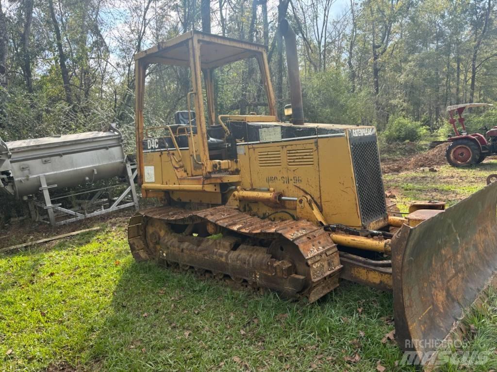 CAT D 4 C Гусеничные бульдозеры