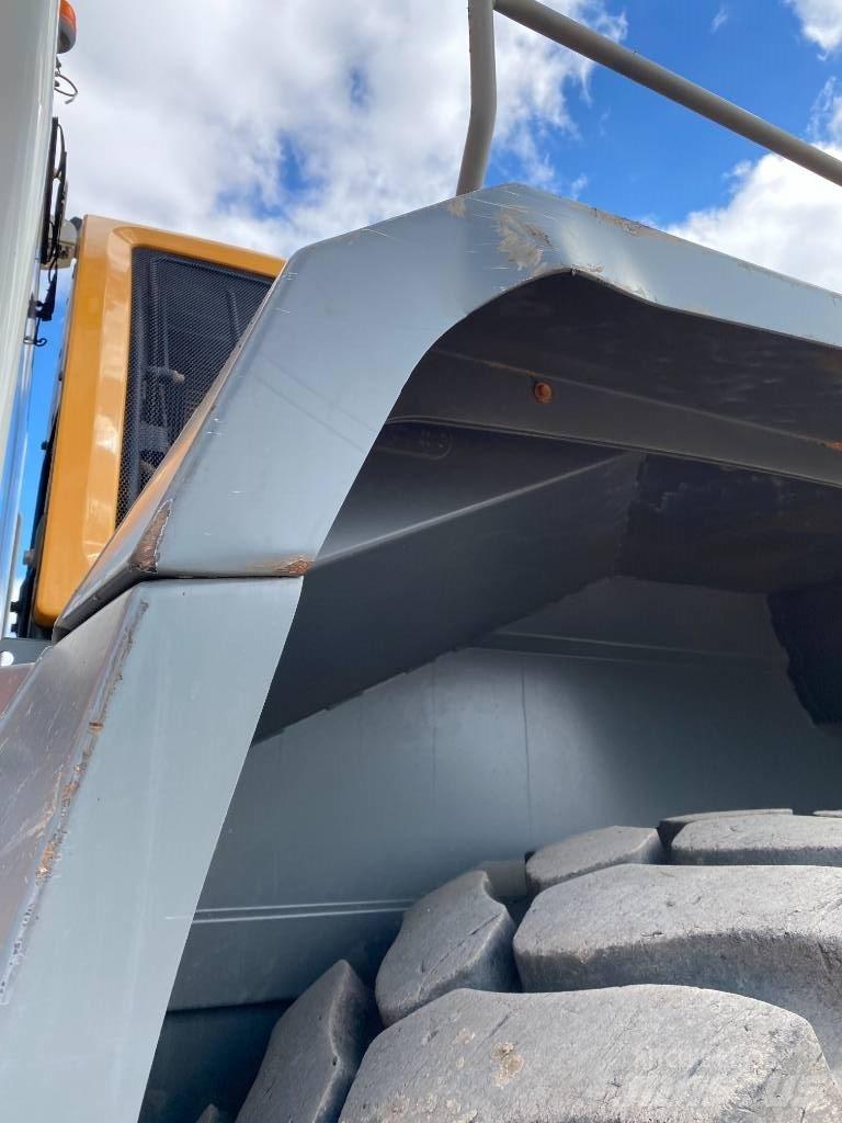 Liebherr L 586 Фронтальные погрузчики