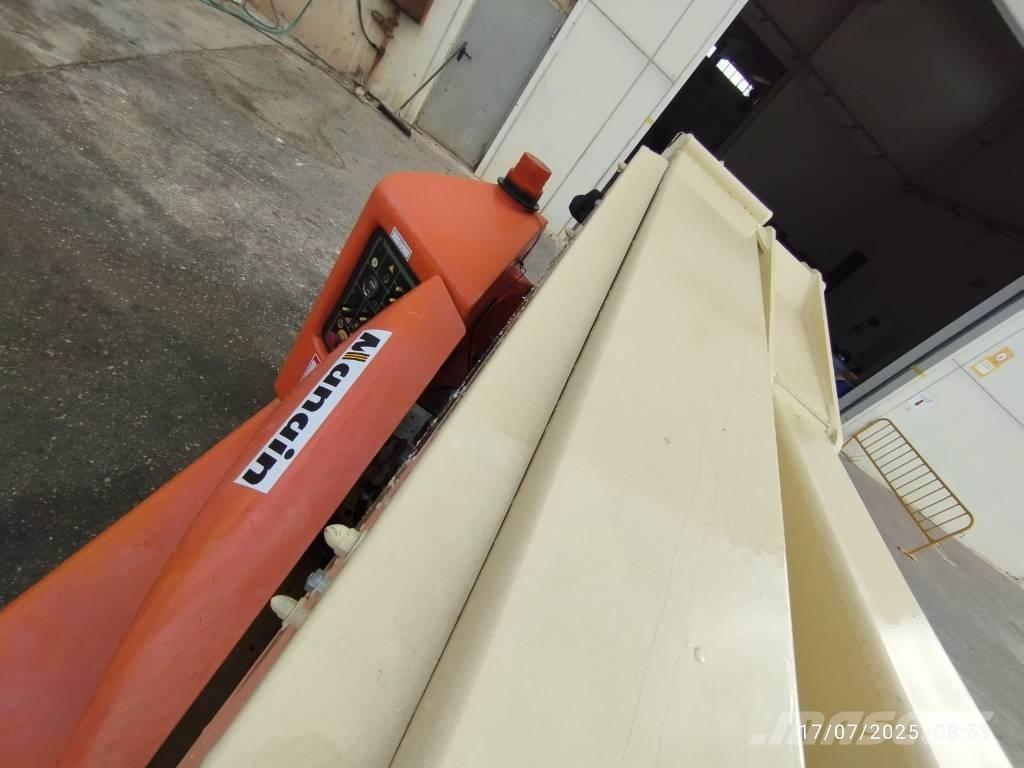 JLG E 400 AJPN Коленчатые подъемники