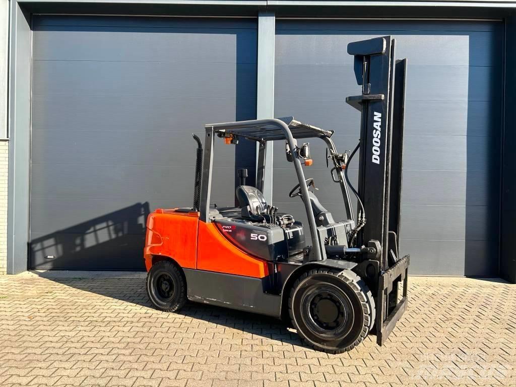 Doosan D50C-5 Дизельные погрузчики