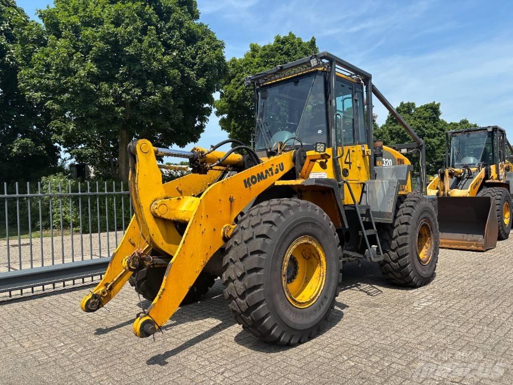 Komatsu WA 320-5 Фронтальные погрузчики