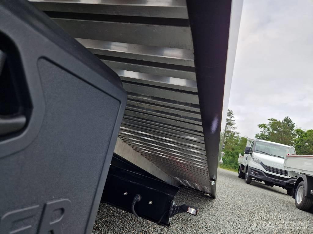 Nissan 35.13 Изотермический фургон