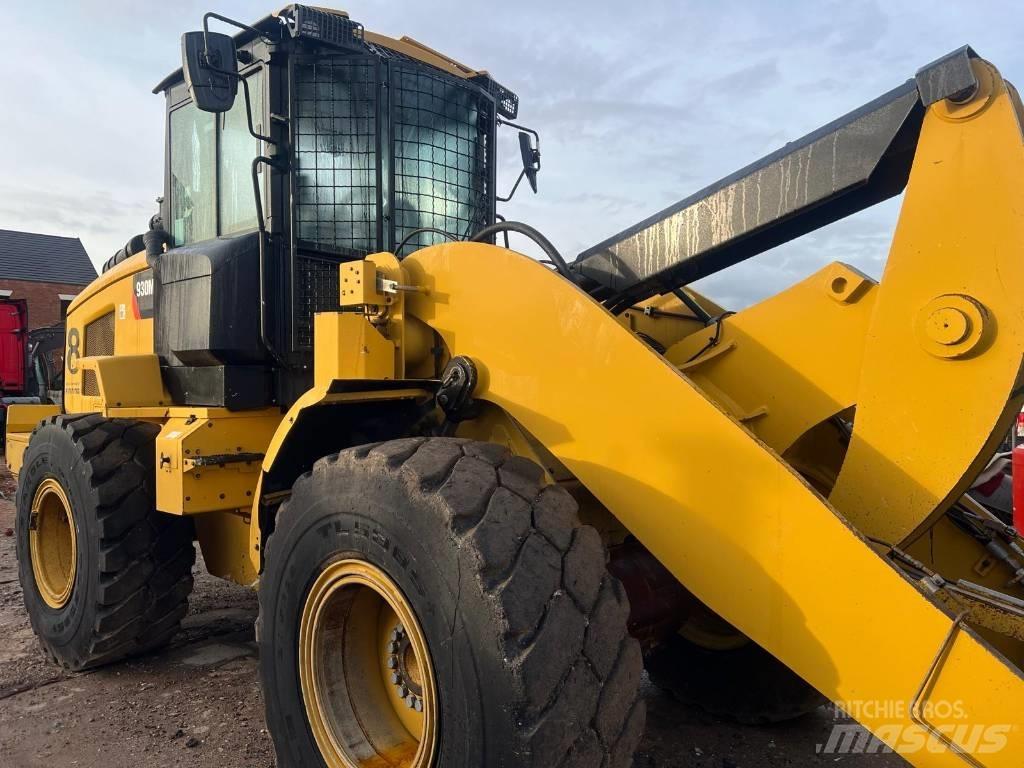 CAT 930 M Фронтальные погрузчики