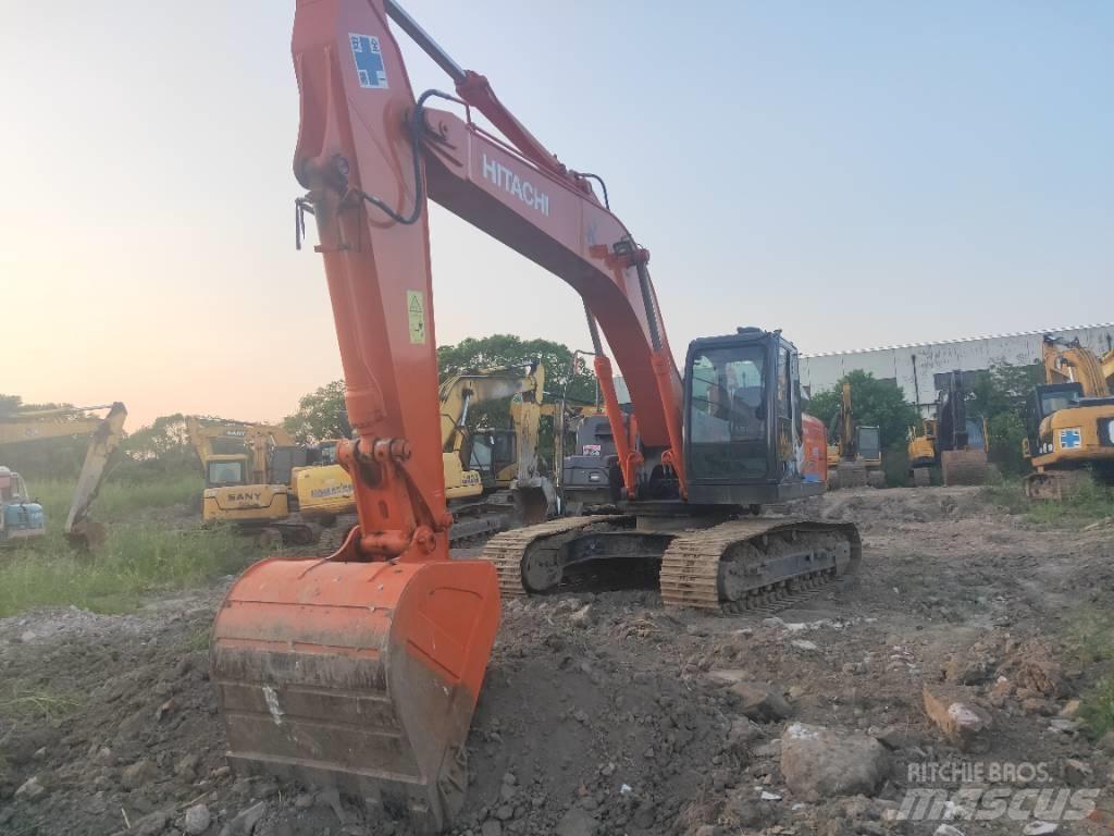 Hitachi ZX 210 Гусеничные экскаваторы