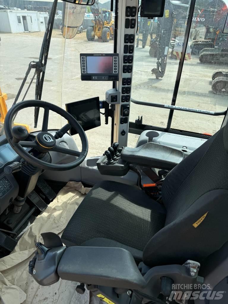 Volvo L 220 H Фронтальные погрузчики