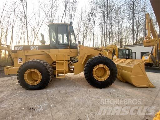 CAT 950F Фронтальные погрузчики