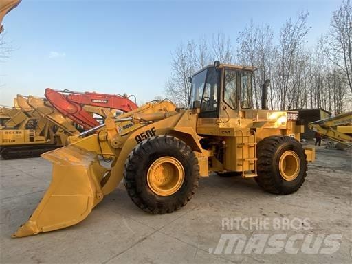 CAT 950F Фронтальные погрузчики