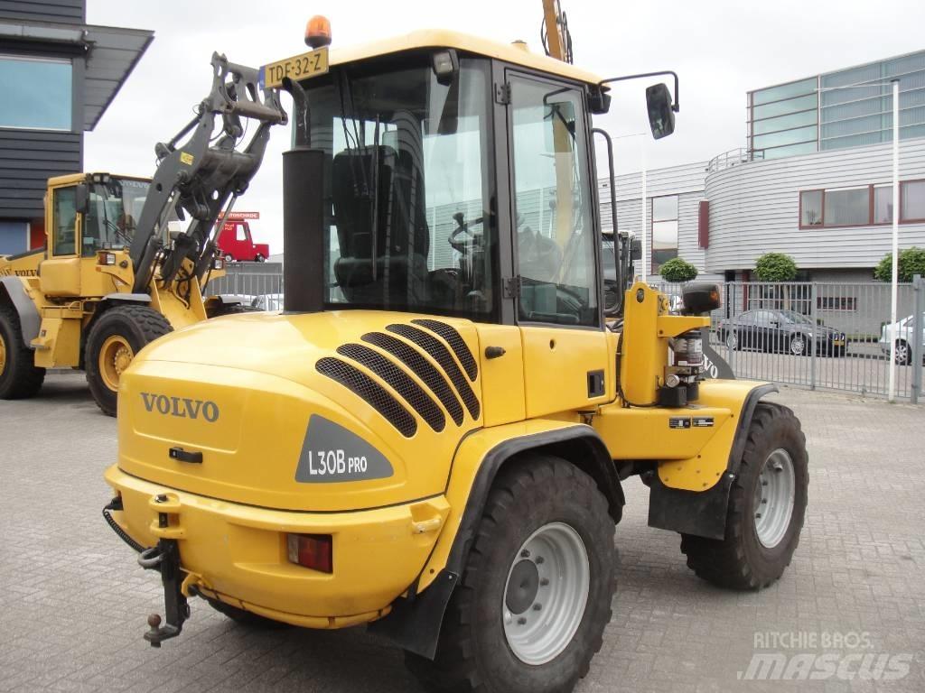 Volvo L 30 B Фронтальные погрузчики