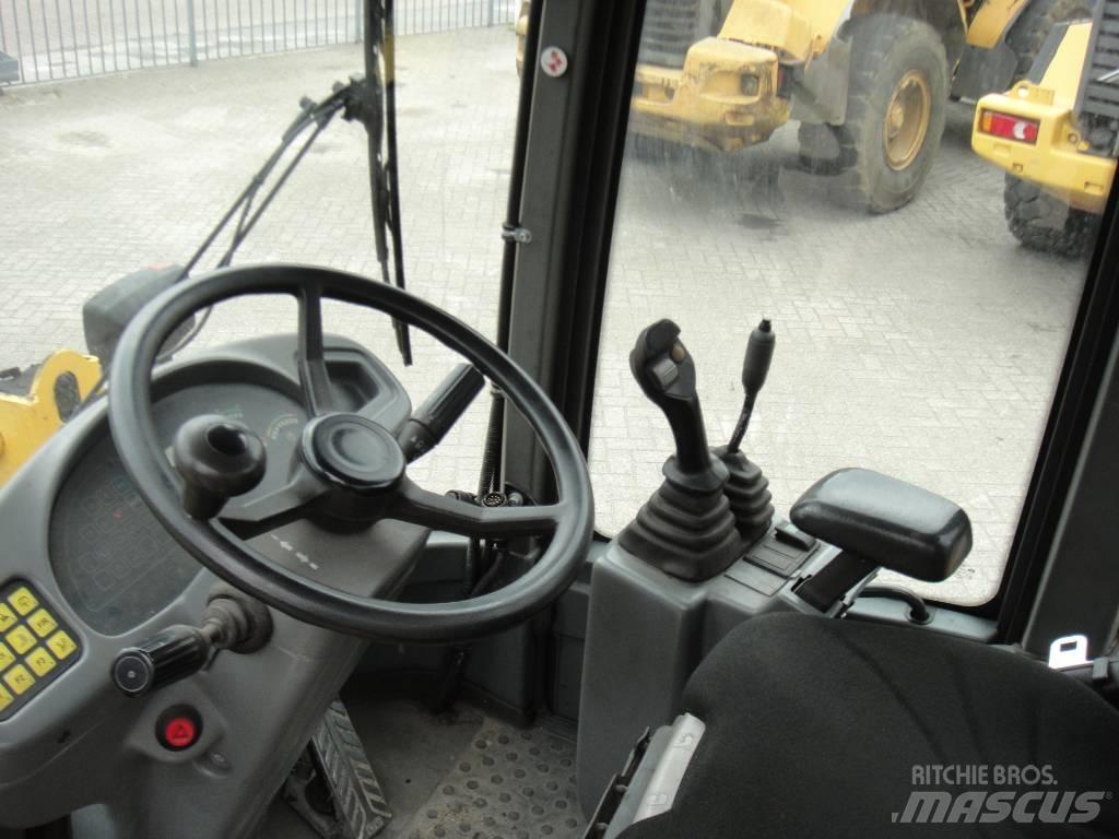 Volvo L 30 B Фронтальные погрузчики