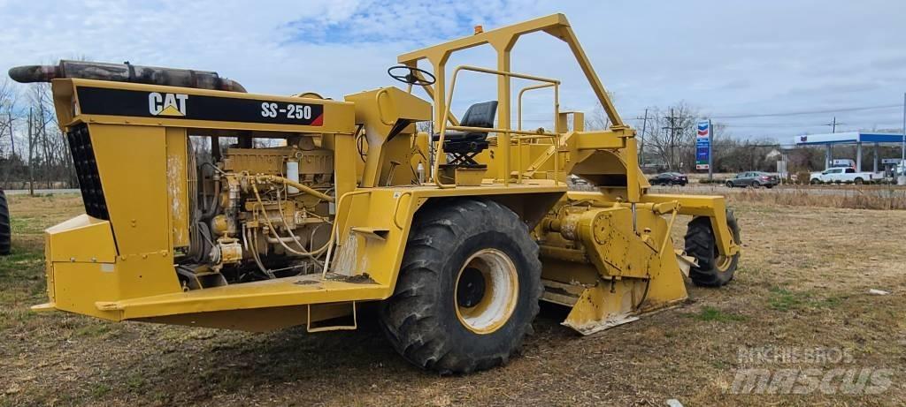 CAT SS 250 B Уплотнители грунта