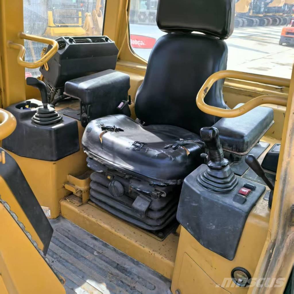 CAT D 5 G LGP Гусеничные бульдозеры