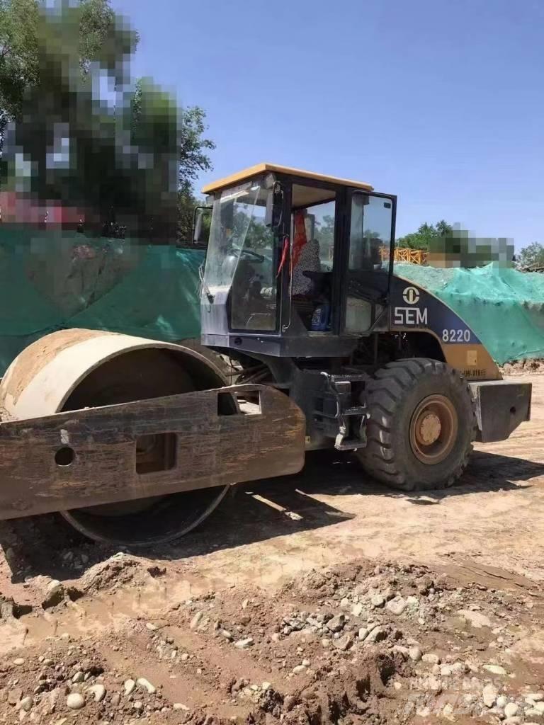 SEM 8220 compactor Грунтовые катки