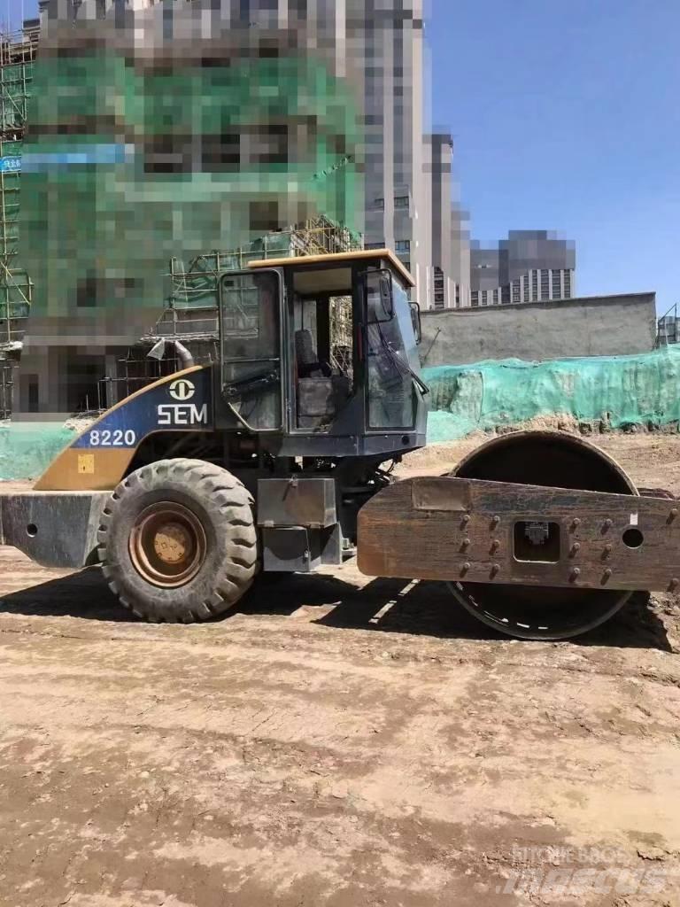 SEM 8220 compactor Грунтовые катки