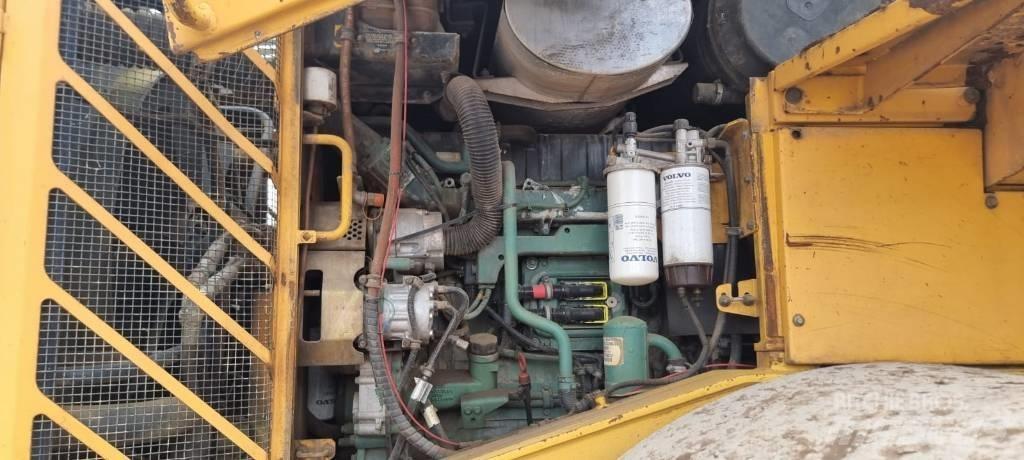 Volvo L 220 E Фронтальные погрузчики
