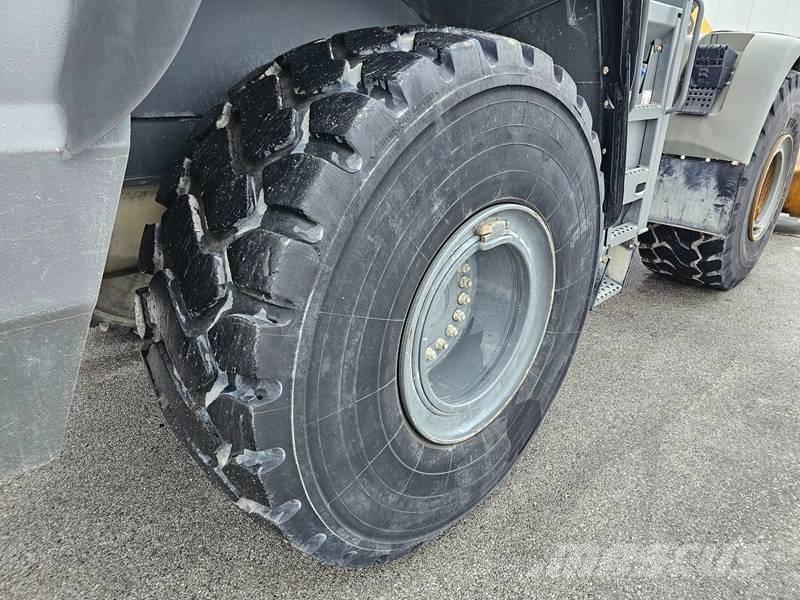 Liebherr L 566 Фронтальные погрузчики