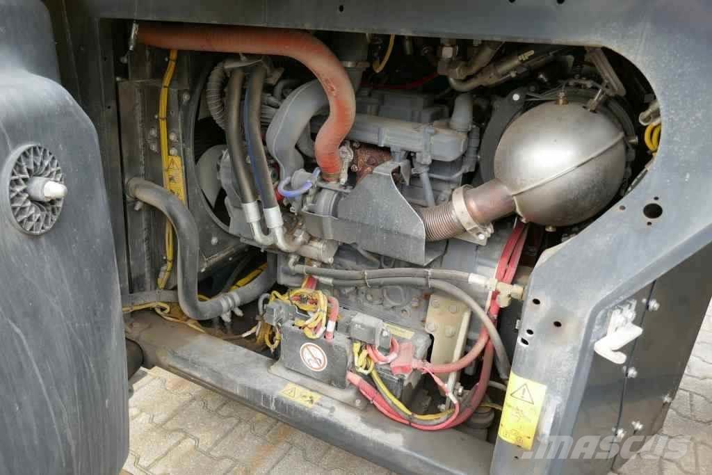 Bomag BW 174 AP-4v Катки тротуарные