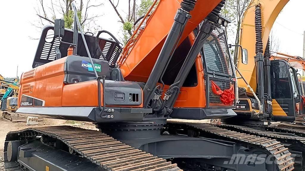 Doosan 225 LC-9 Гусеничные экскаваторы