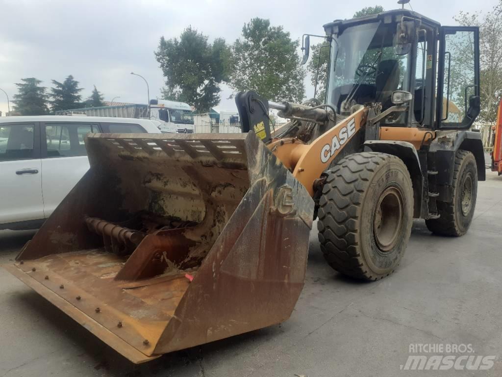 CASE 621 g Фронтальные погрузчики