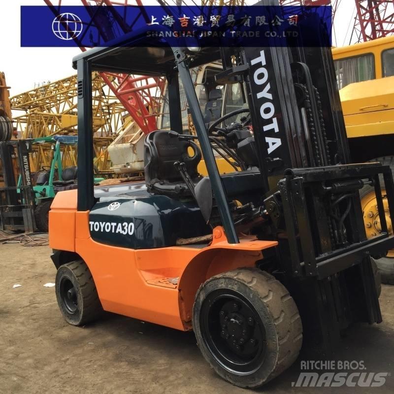 Toyota 7F Дизельные погрузчики