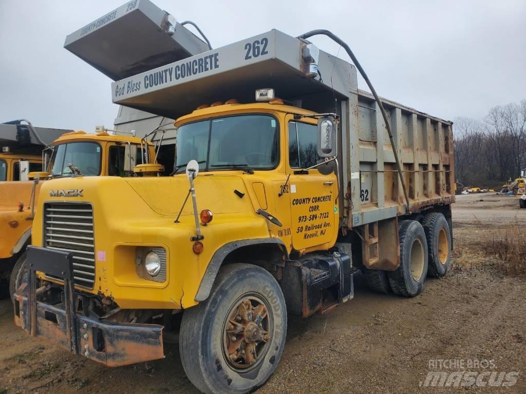 Mack DM690SX Грузовики-Самосвалы