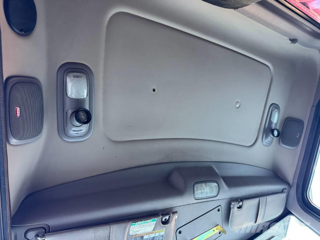 Peterbilt 388 Грузовики-Самосвалы