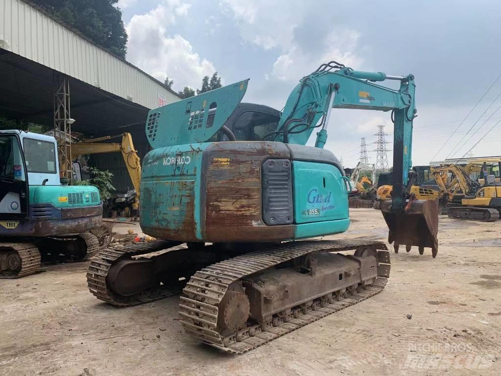 Kobelco SK 135 Гусеничные экскаваторы