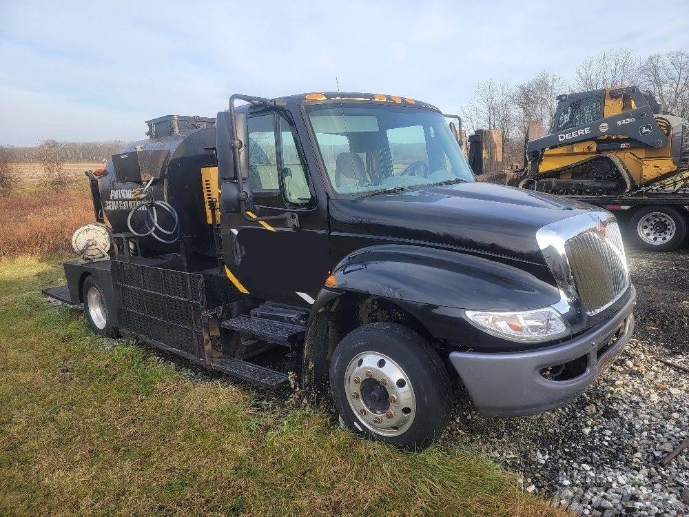 International 4300 Специальные грузовики