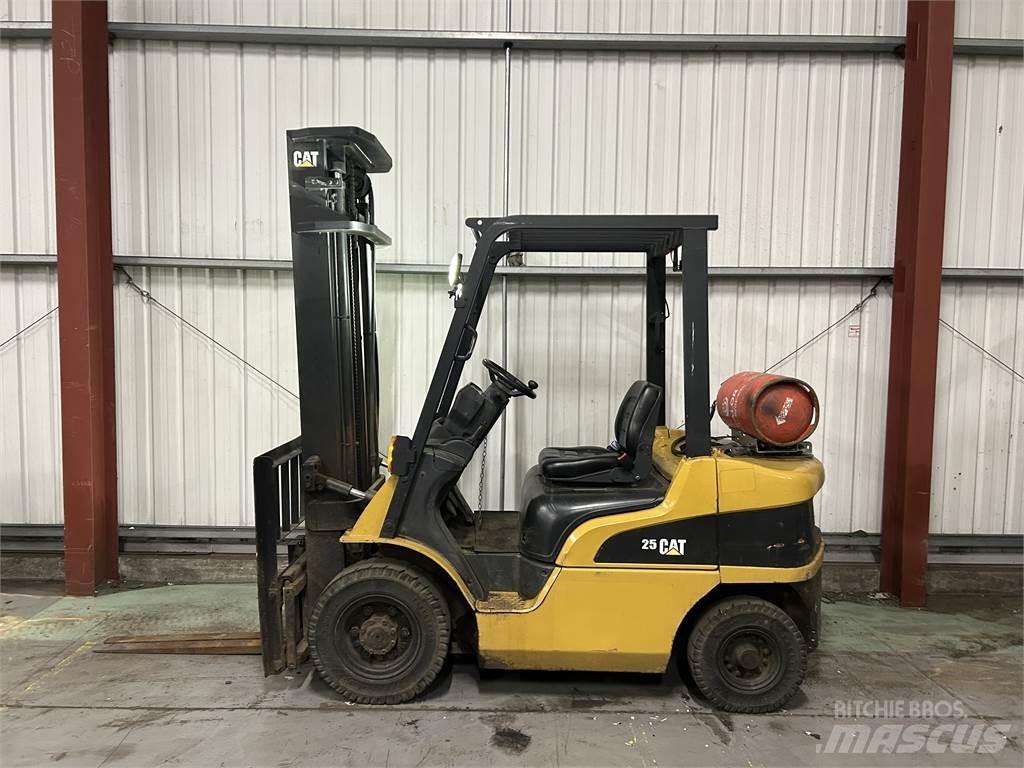 CAT GP25NT Газовые погрузчики