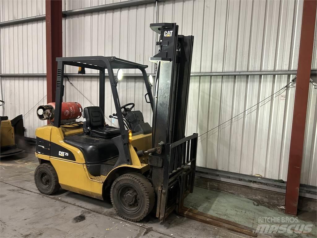 CAT GP25NT Газовые погрузчики