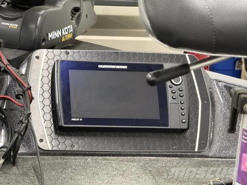  Skeeter WX2200 Земснаряды / баржи