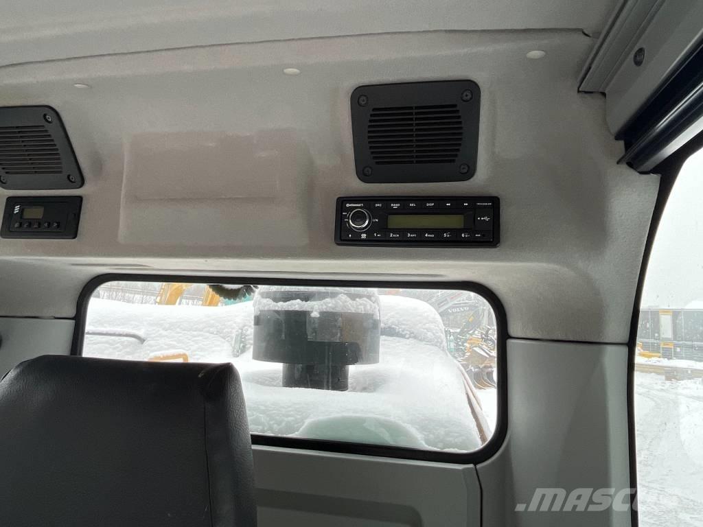 CAT 323 F Гусеничные экскаваторы
