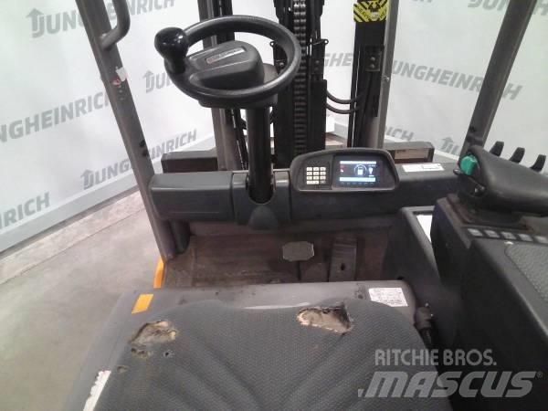 Jungheinrich EFG 320 Электропогрузчики