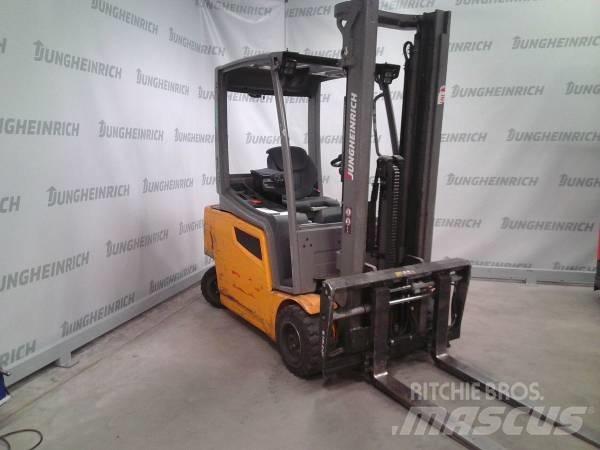 Jungheinrich EFG 320 Электропогрузчики