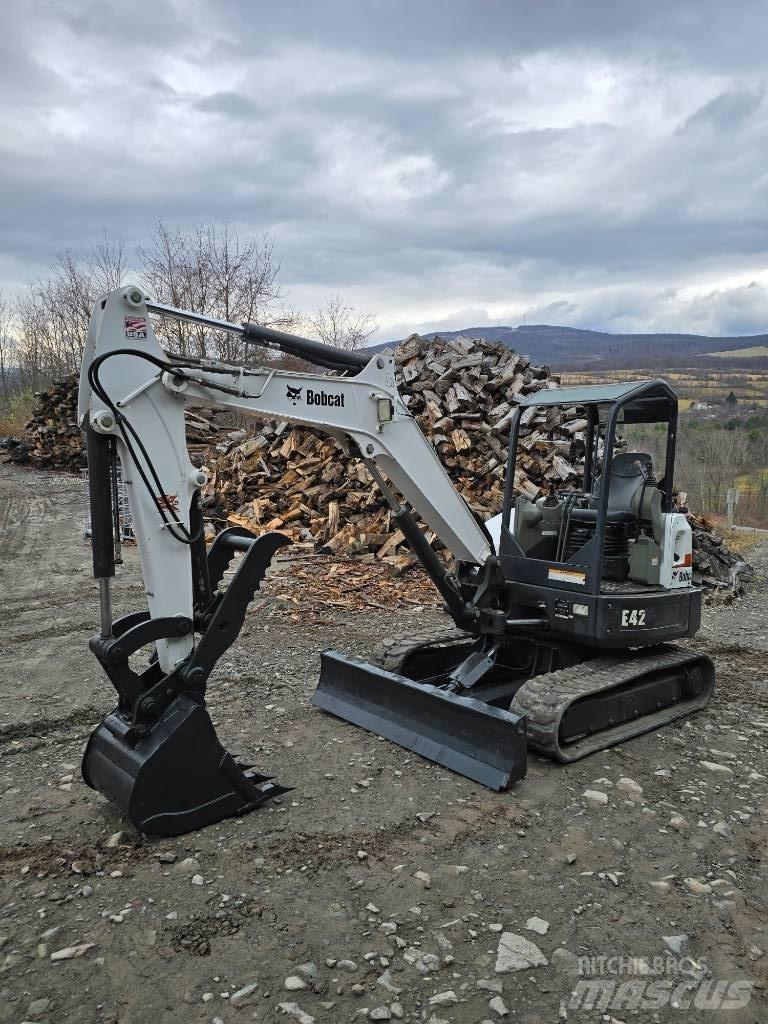 Bobcat E 42 Мини-экскаваторы