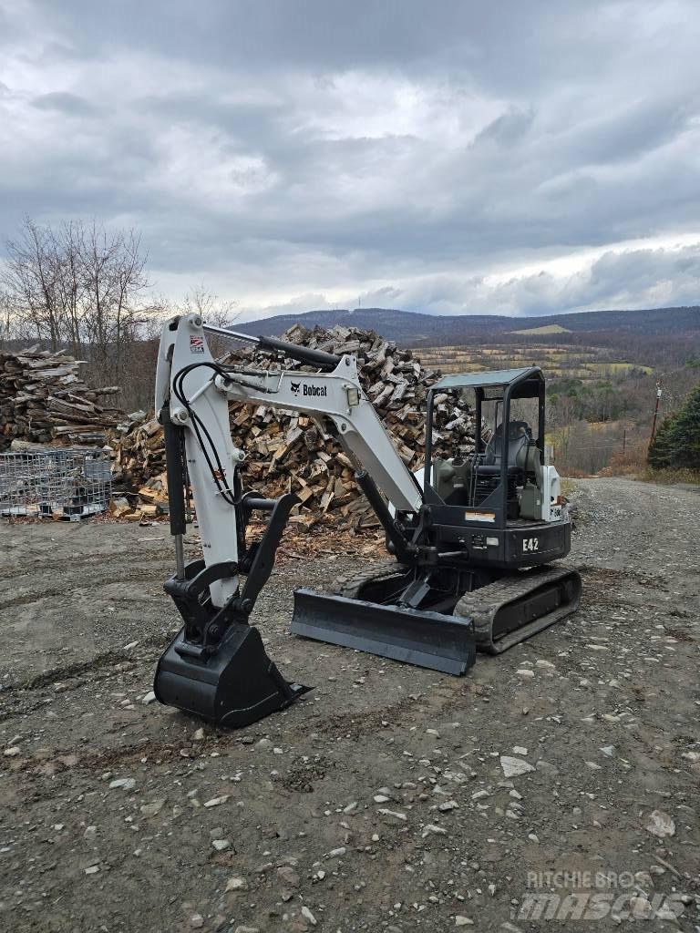 Bobcat E 42 Мини-экскаваторы