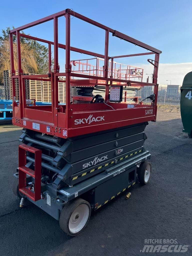 SkyJack SJ 4732 Ножничные подъемники