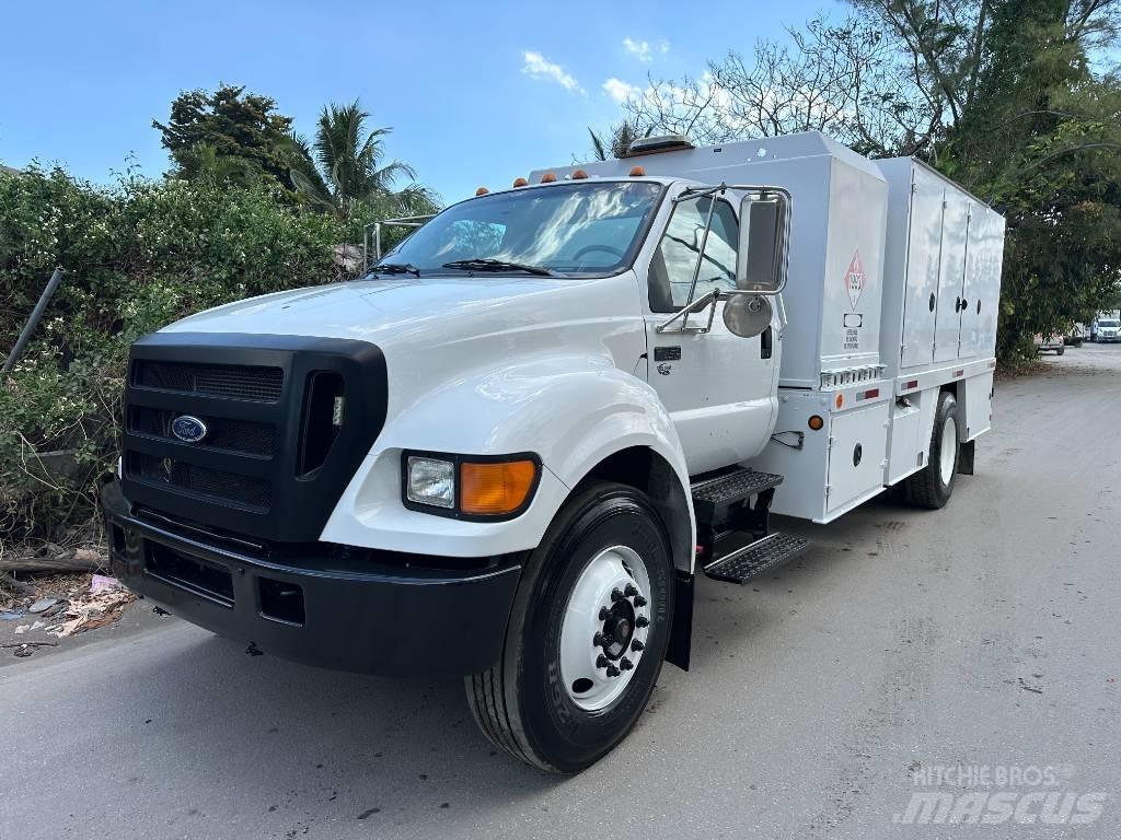 Ford F 750 XLT Грузовики-цистерны