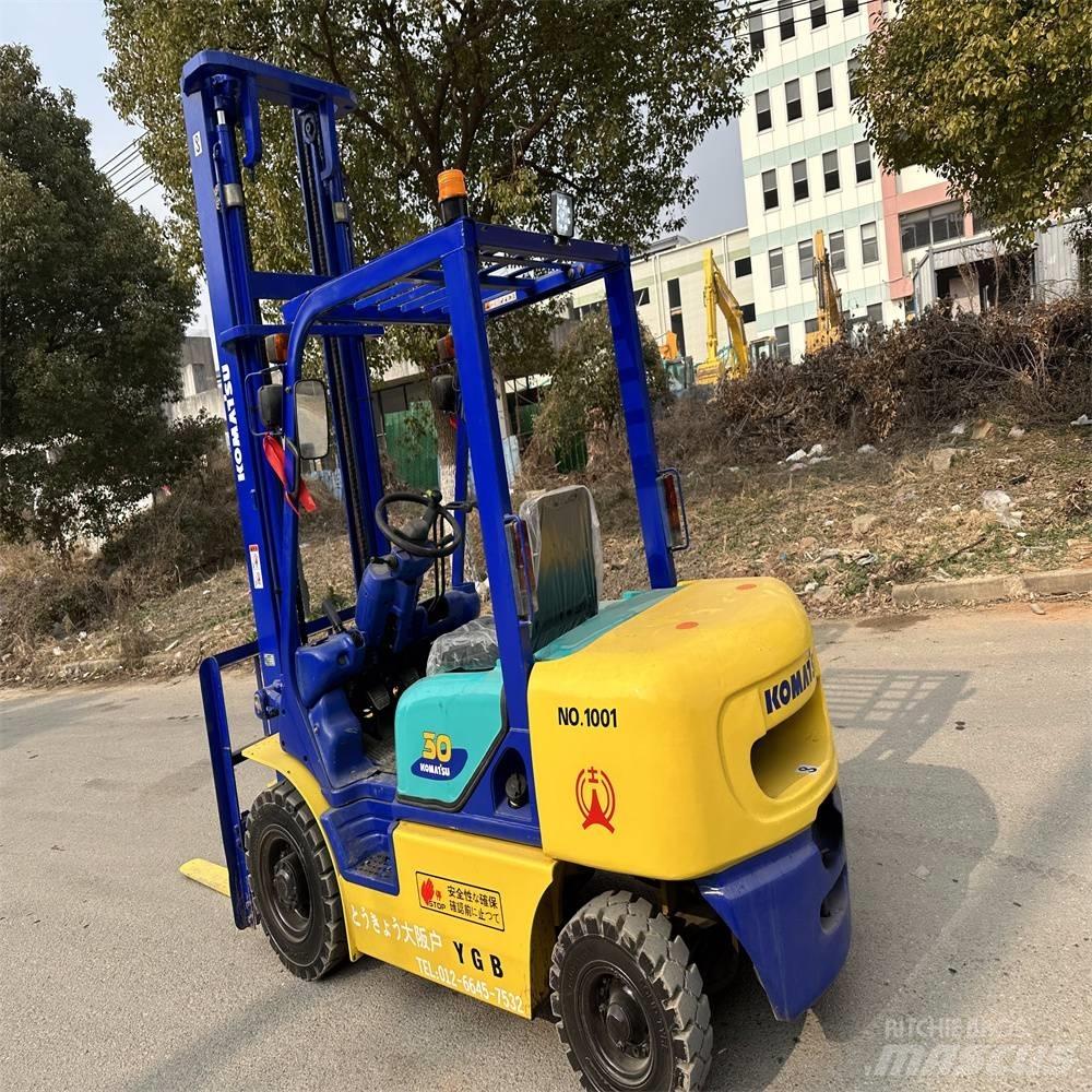 Komatsu FD30-14 Дизельные погрузчики