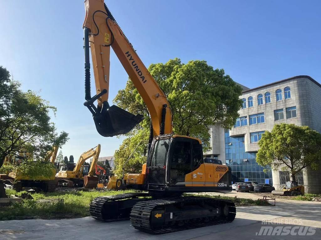 Hyundai R220-9S Колёсные экскаваторы