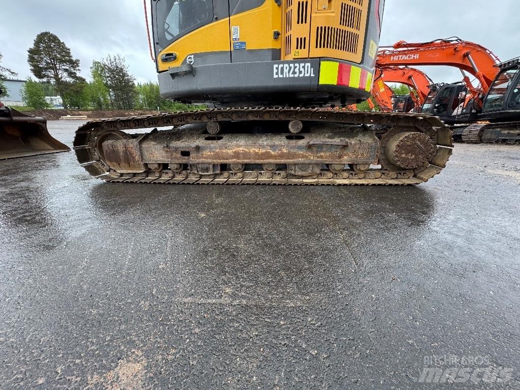 Volvo ECR 235 DL Гусеничные экскаваторы