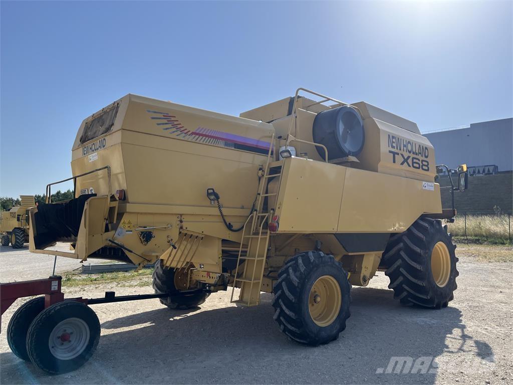 New Holland TX68 Зерноуборочные комбайны