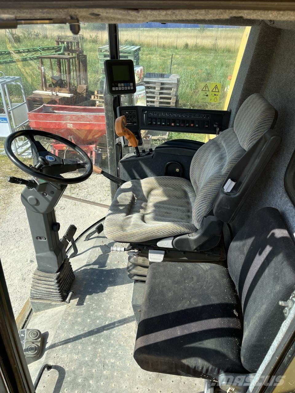 New Holland TX68 Зерноуборочные комбайны