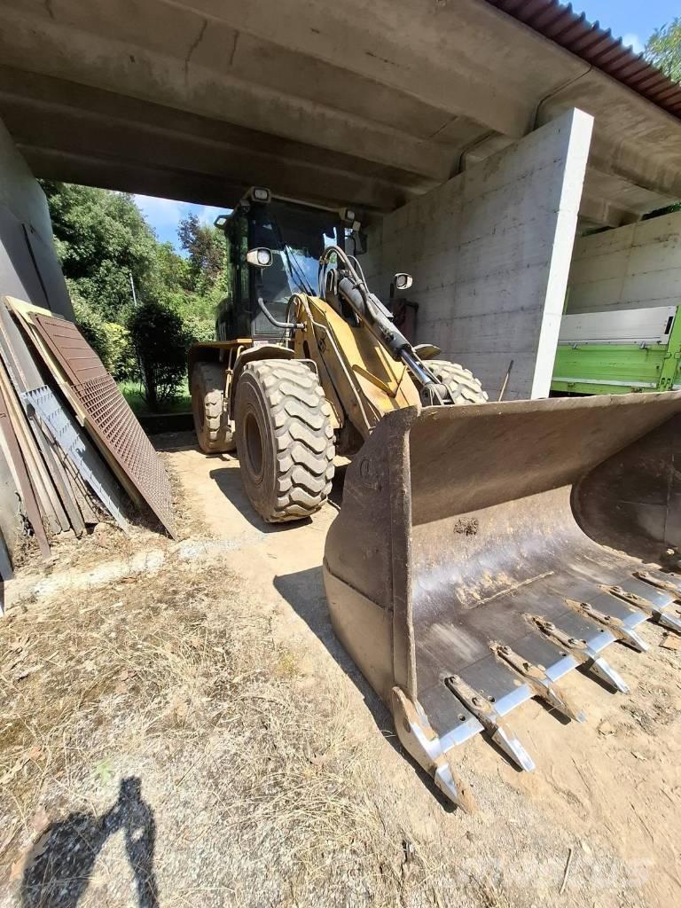CAT 930 G Фронтальные погрузчики